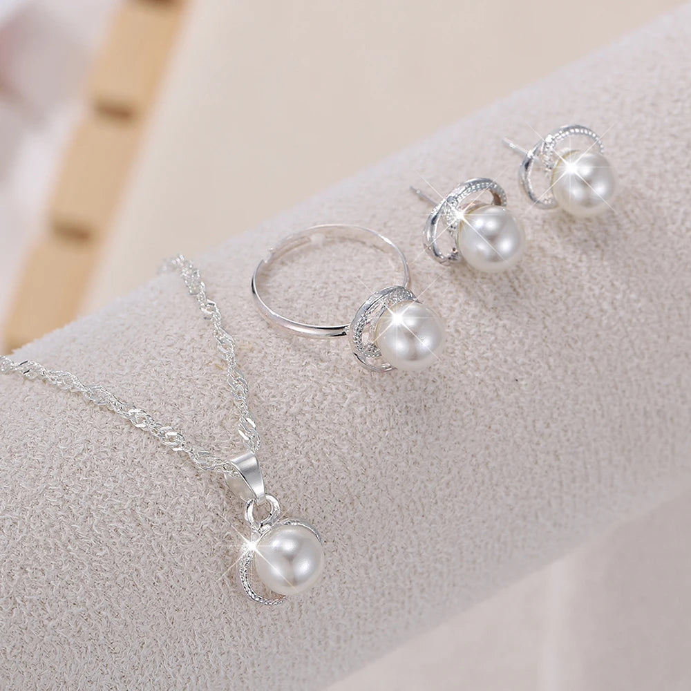 Elegant Jewelry Set Pearls and Crystals (4 Pieces)