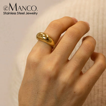 Geometric Arc Ring in Stainless Steel – Minimalist Elegance