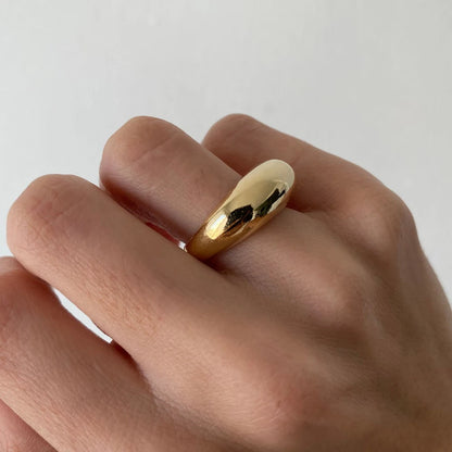 Geometric Arc Ring in Stainless Steel – Minimalist Elegance