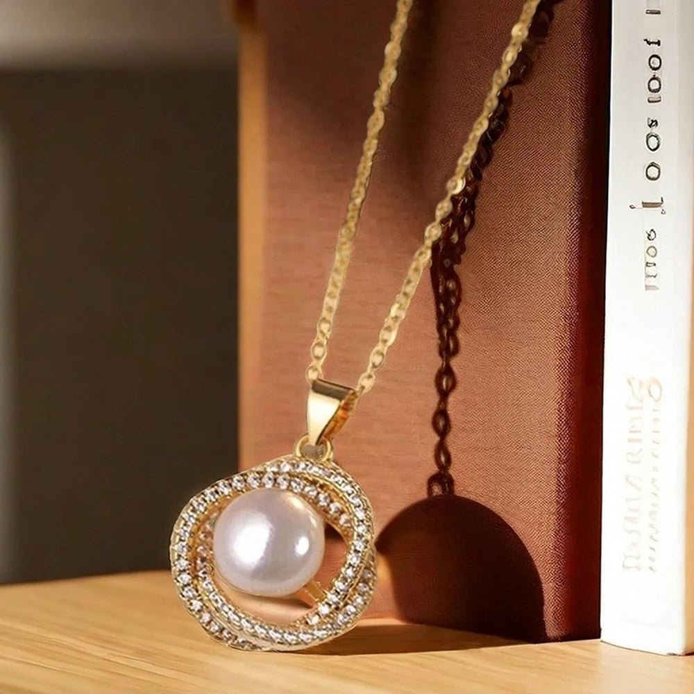 Elegant Jewelry Set Pearls and Crystals (4 Pieces)
