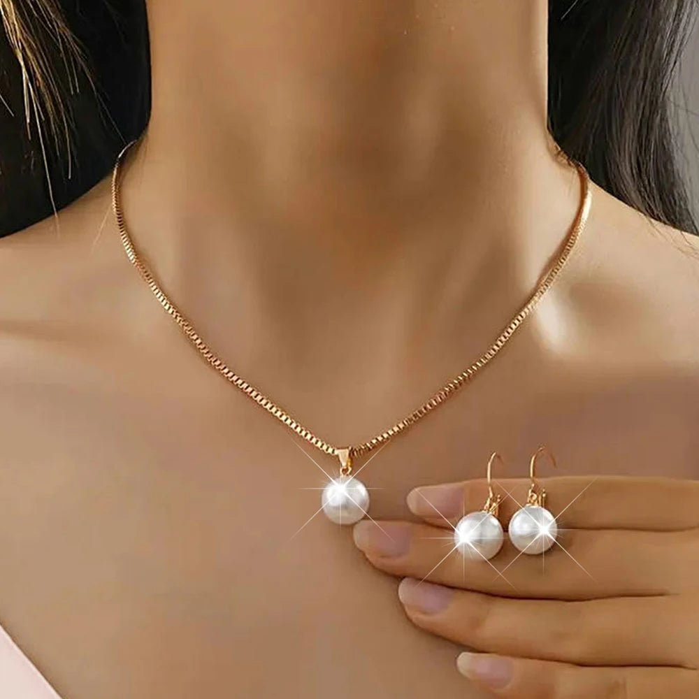 Elegant Jewelry Set Pearls and Crystals (4 Pieces)
