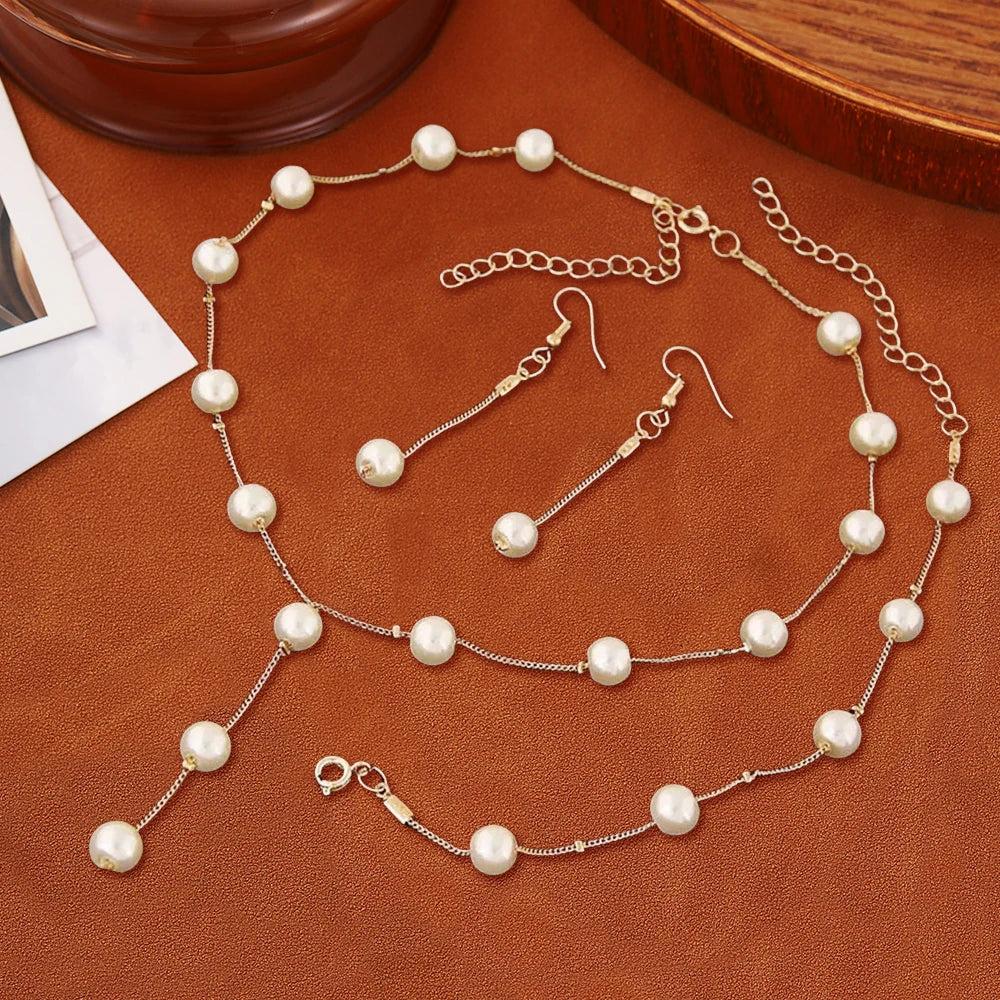Elegant Jewelry Set Pearls and Crystals (4 Pieces)