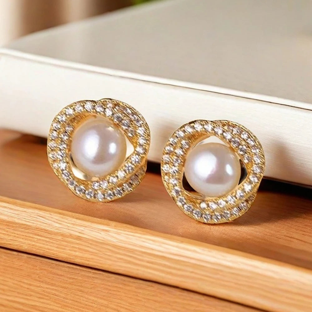 Elegant Jewelry Set Pearls and Crystals (4 Pieces)